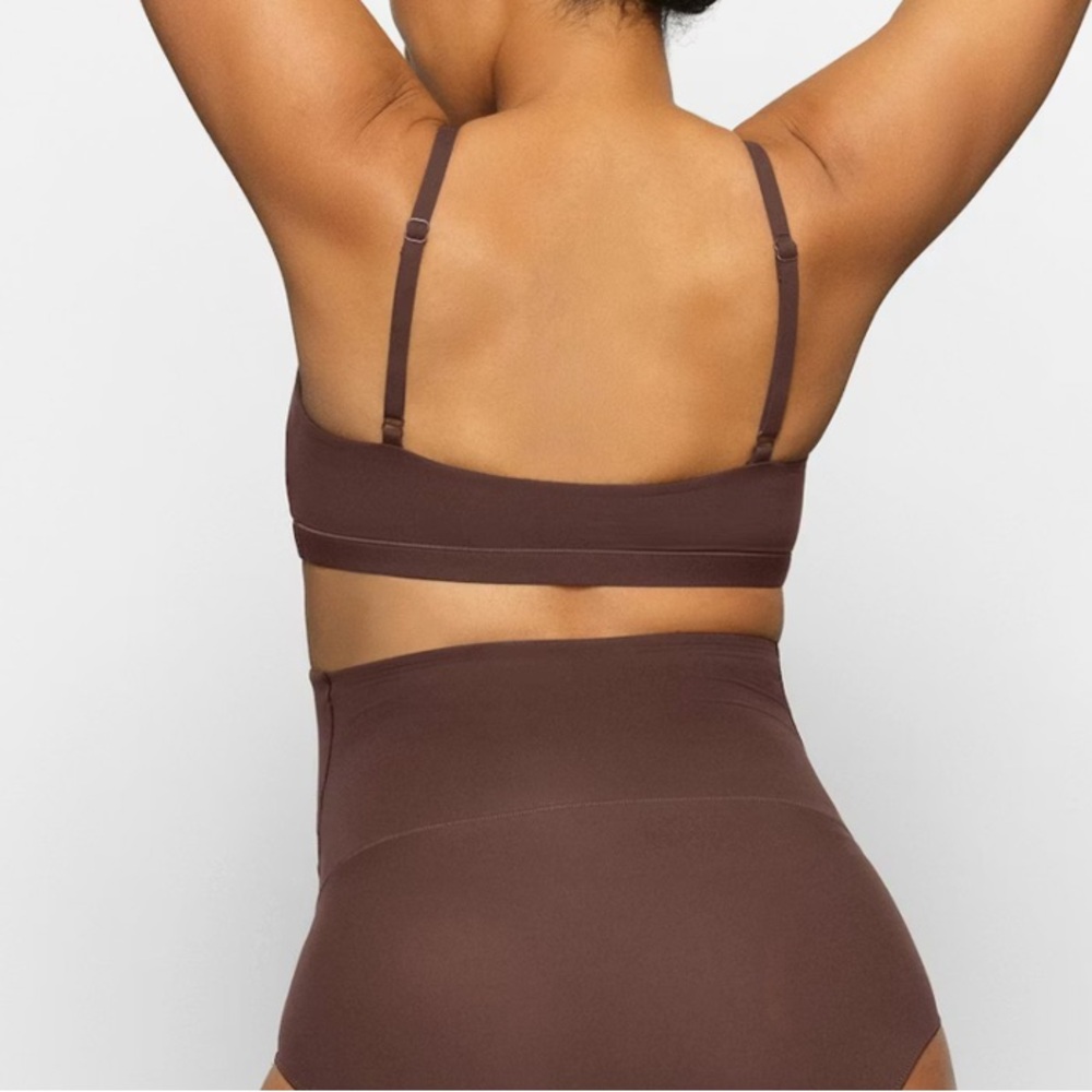SKIMS Brown Maternity Bralette - Picture 3 of 7